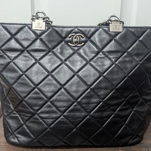 CHANEL SHOULDER BAG